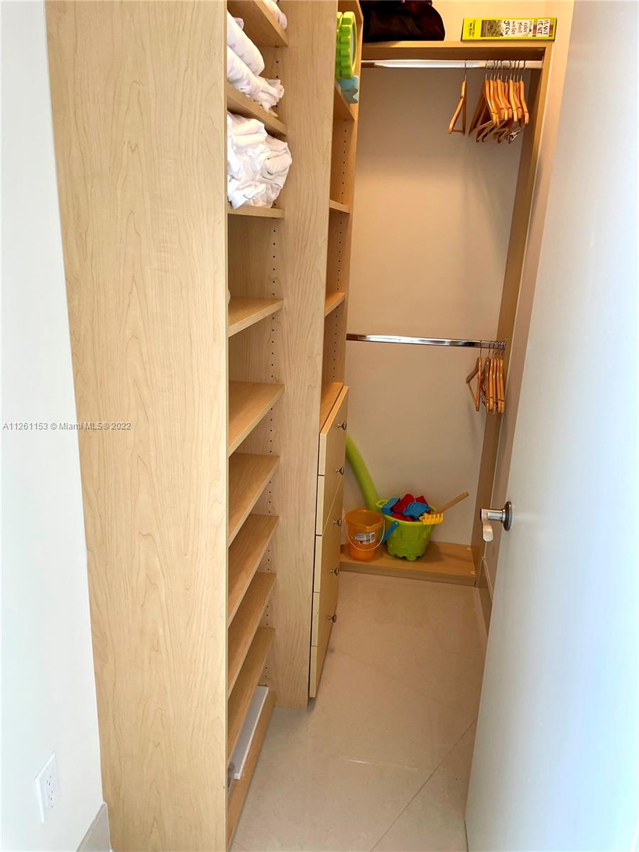 Ver detalles 3307 3 / 3 2084 sq. ft. $ 2022-09-20 0 foto