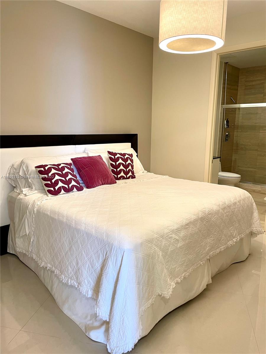 Ver detalles 3307 3 / 3 2084 sq. ft. $ 2022-09-20 0 foto