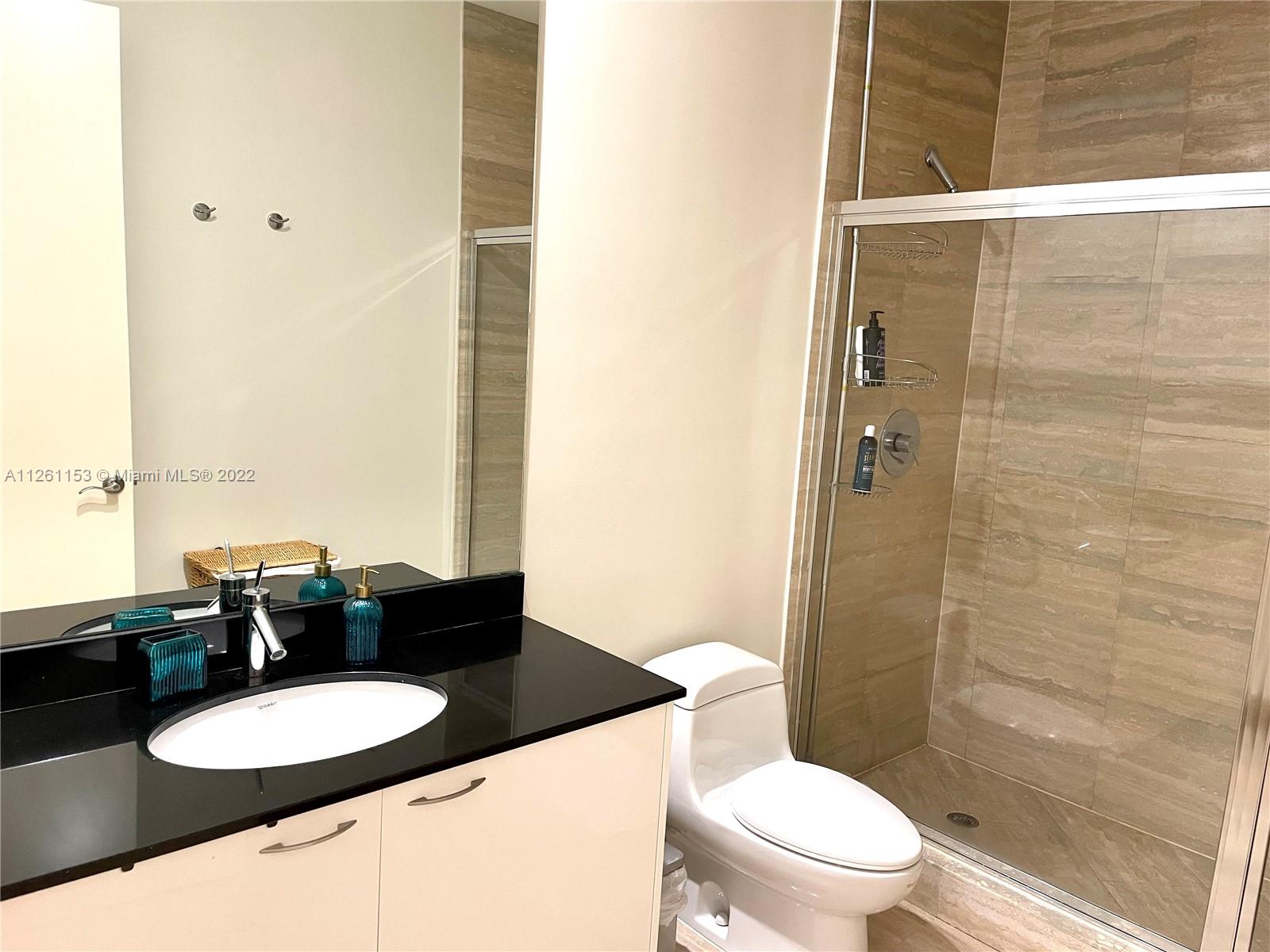Ver detalles 3307 3 / 3 2084 sq. ft. $ 2022-09-20 0 foto