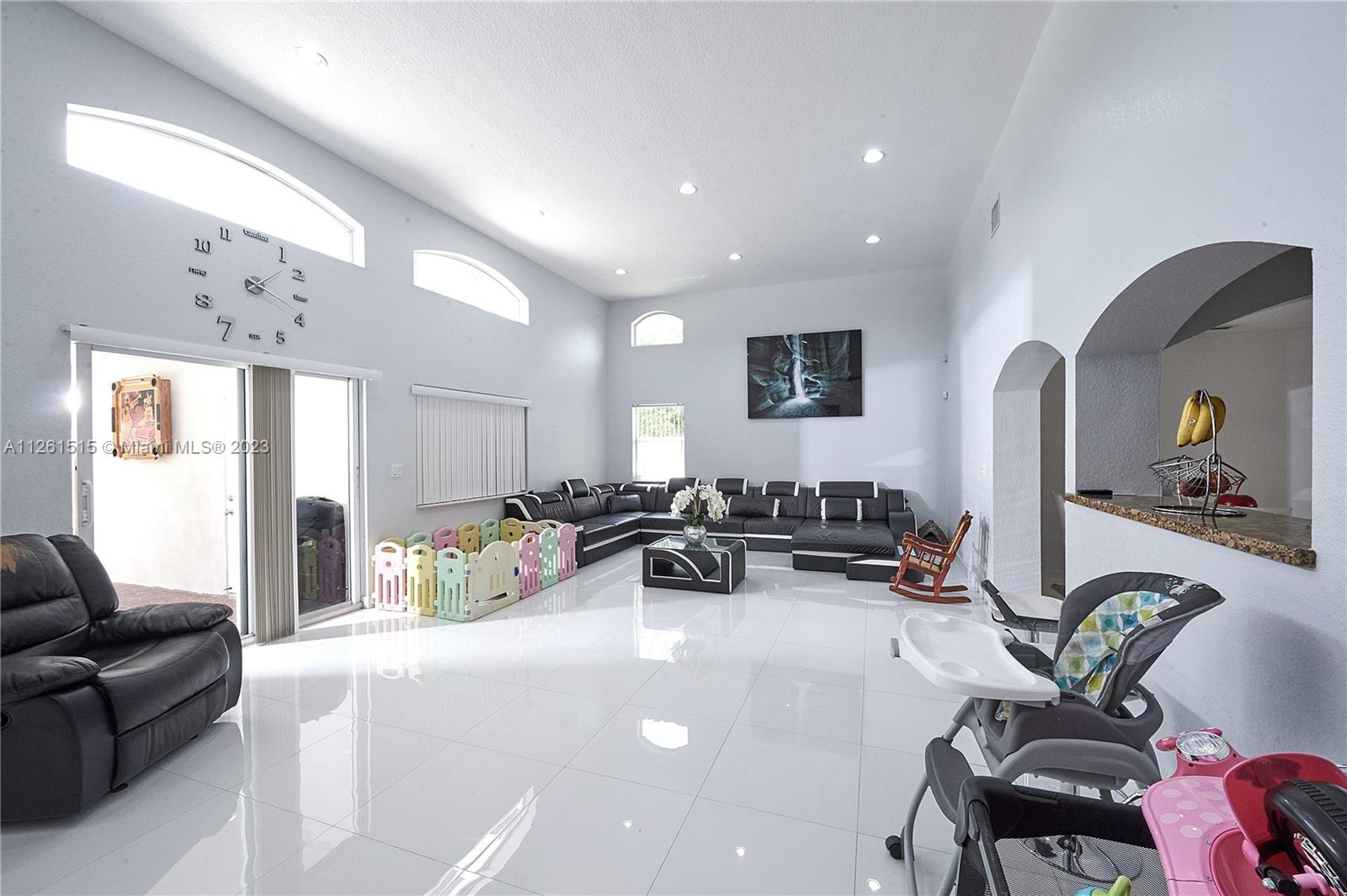 See details / 3463 sq. ft. $ 2022-08-24 0 Photo
