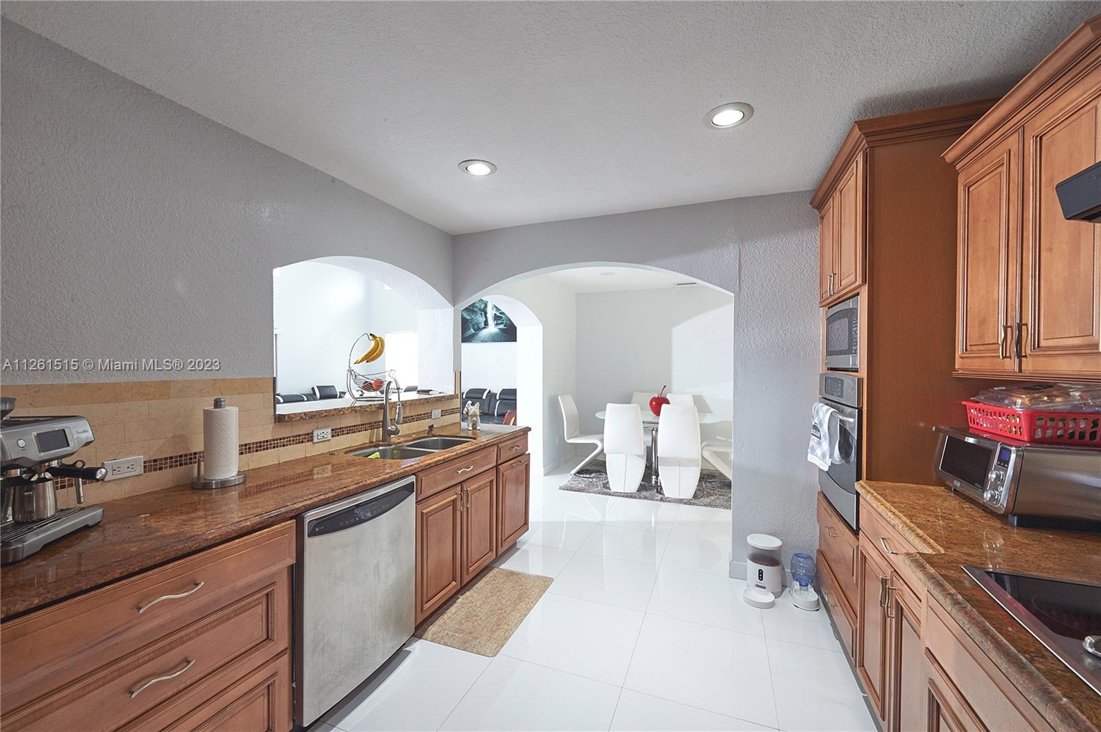 See details / 3463 sq. ft. $ 2022-08-24 0 Photo