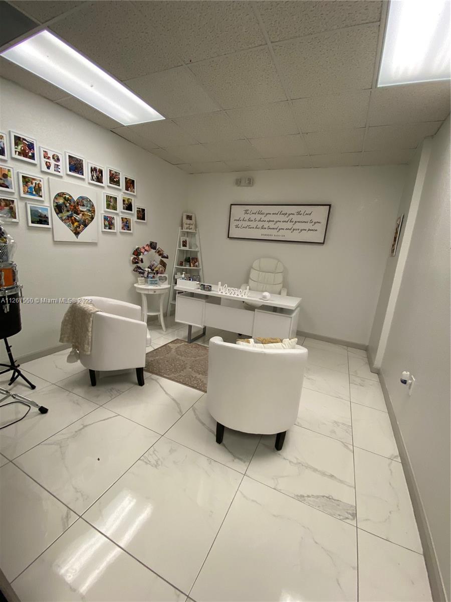 Ver detalles 17 & 18 / sq. ft. $ 2022-11-09 0 foto