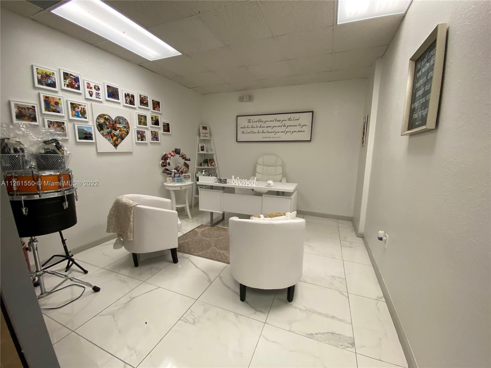Ver detalles 17 & 18 / sq. ft. $ 2022-11-09 0 foto