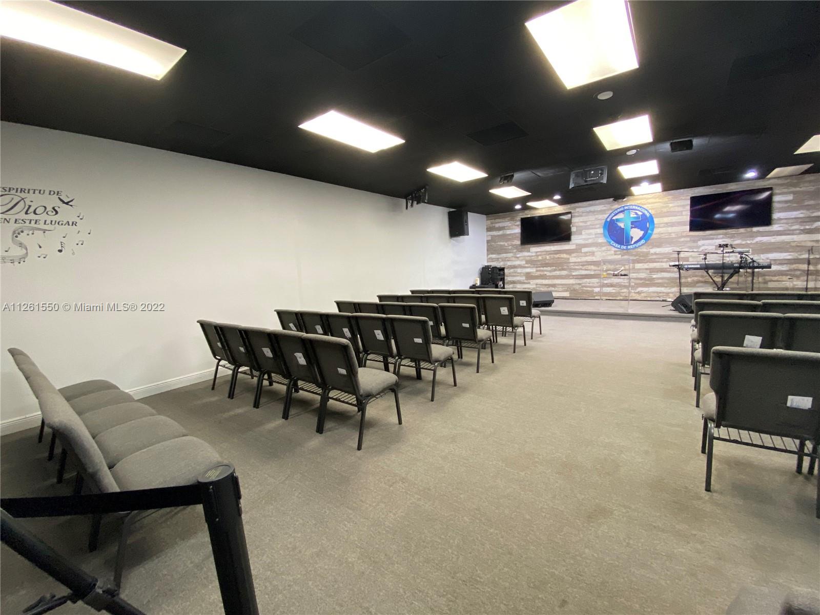 Ver detalles 17 & 18 / sq. ft. $ 2022-11-09 0 foto