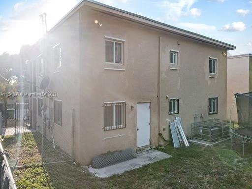 See details / 4588 sq. ft. $ 2022-08-24 0 Photo