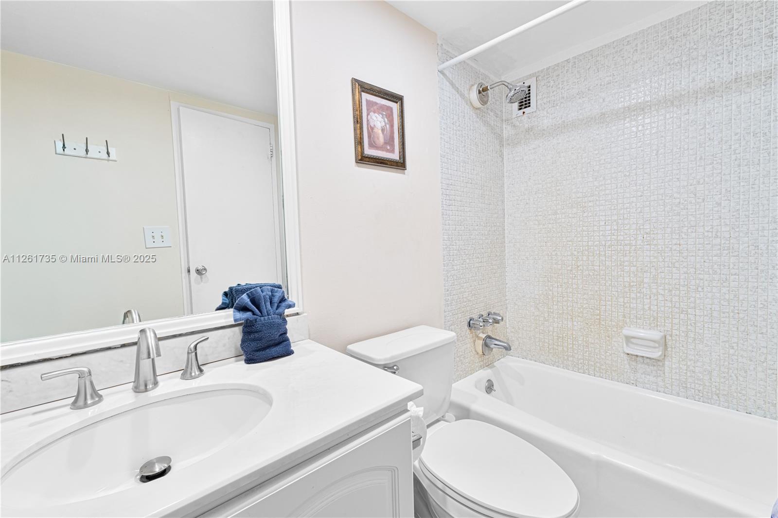 Photo of 3901 Ocean Dr  #11C, Hollywood, Florida, 33019 - 