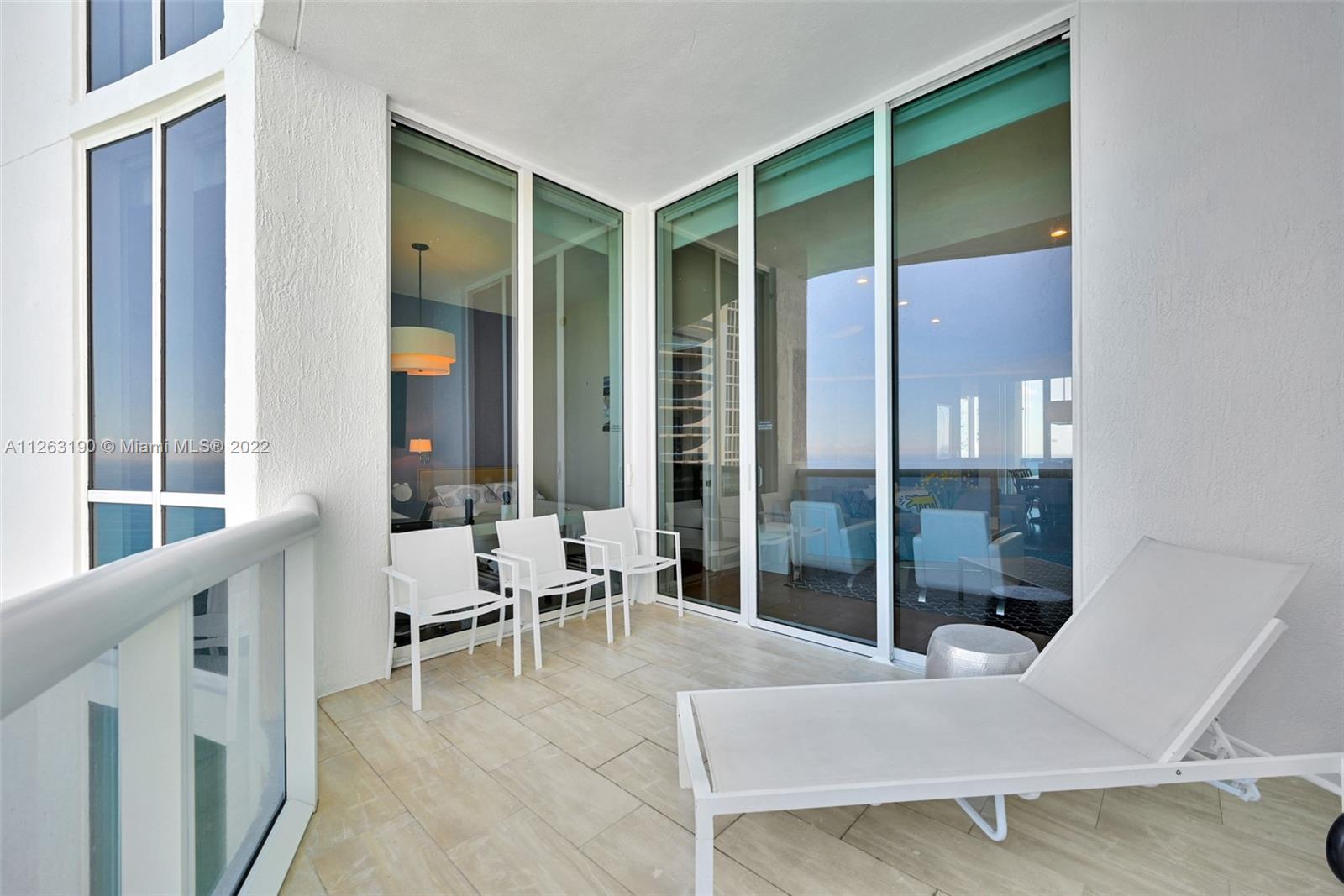 See details 3504 3 / 4 2327 sq. ft. $ 2022-12-17 0 Photo