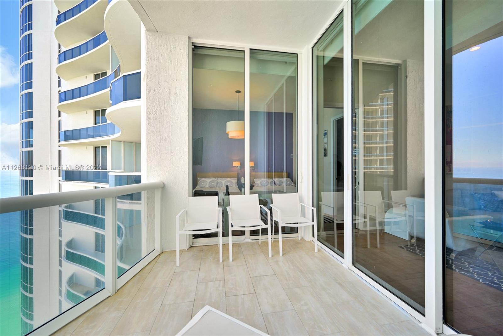 See details 3504 3 / 4 2327 sq. ft. $ 2022-12-17 0 Photo