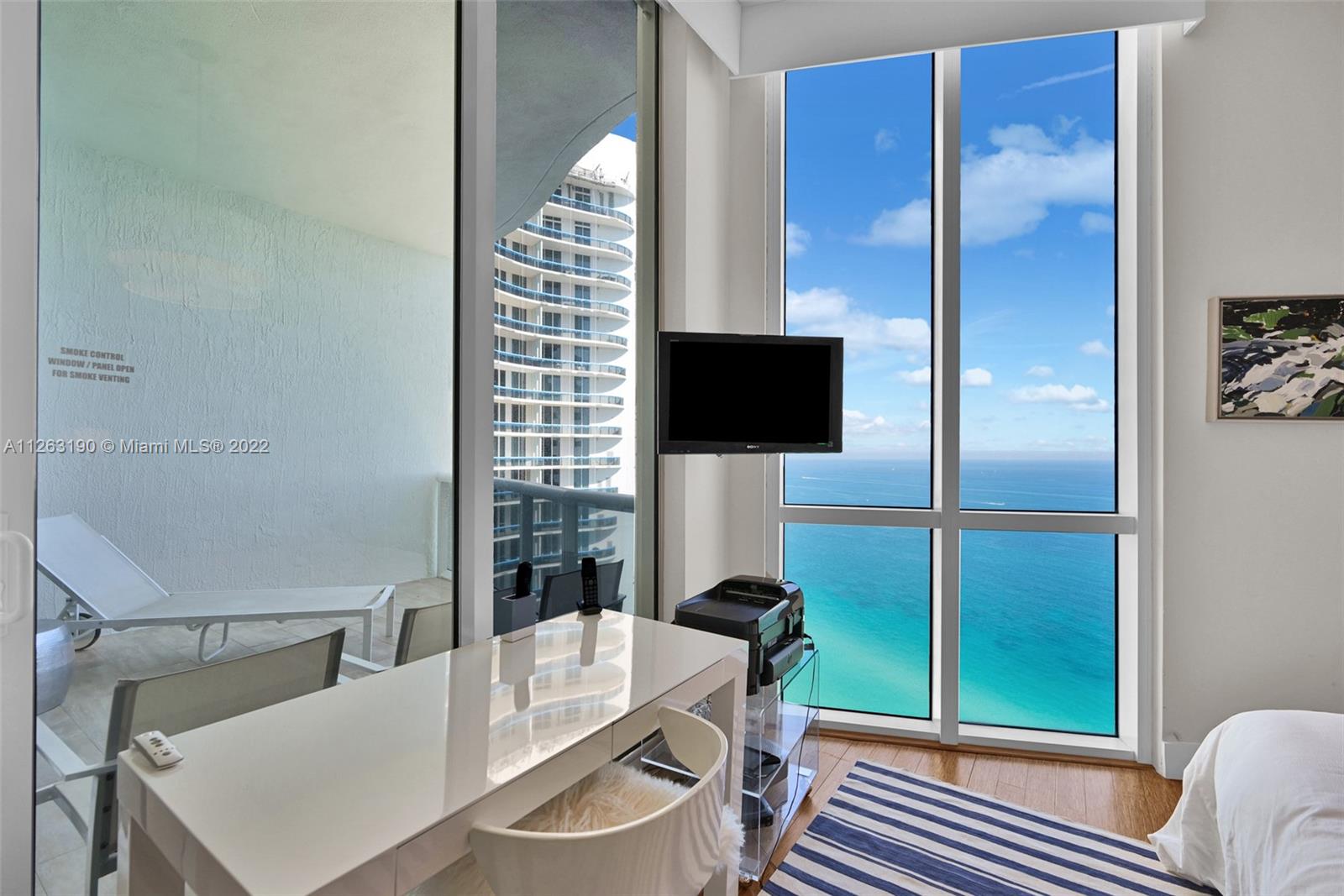 See details 3504 3 / 4 2327 sq. ft. $ 2022-12-17 0 Photo