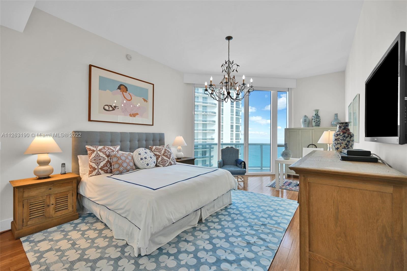 See details 3504 3 / 4 2327 sq. ft. $ 2022-12-17 0 Photo
