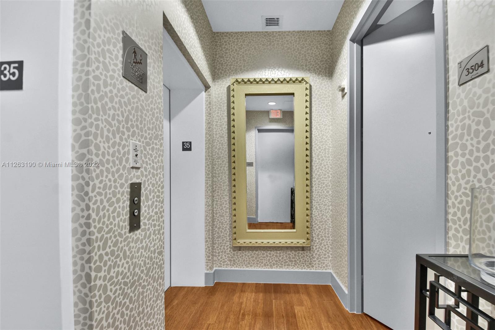 See details 3504 3 / 4 2327 sq. ft. $ 2022-12-17 0 Photo