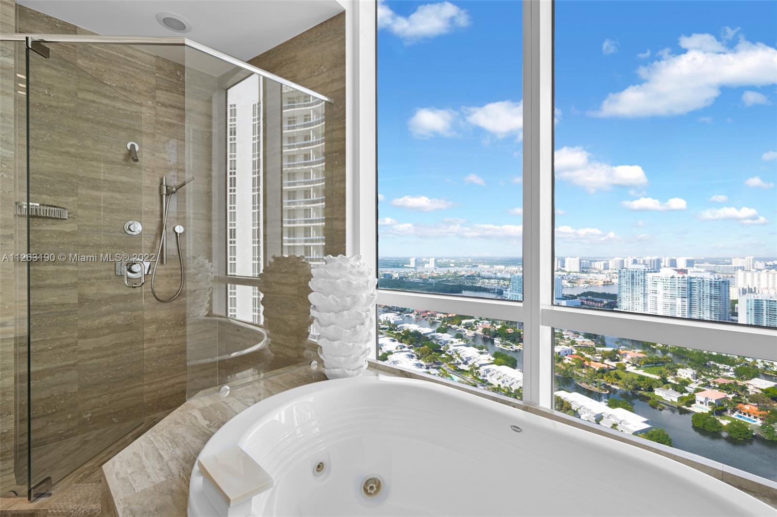 See details 3504 3 / 4 2327 sq. ft. $ 2022-12-17 0 Photo