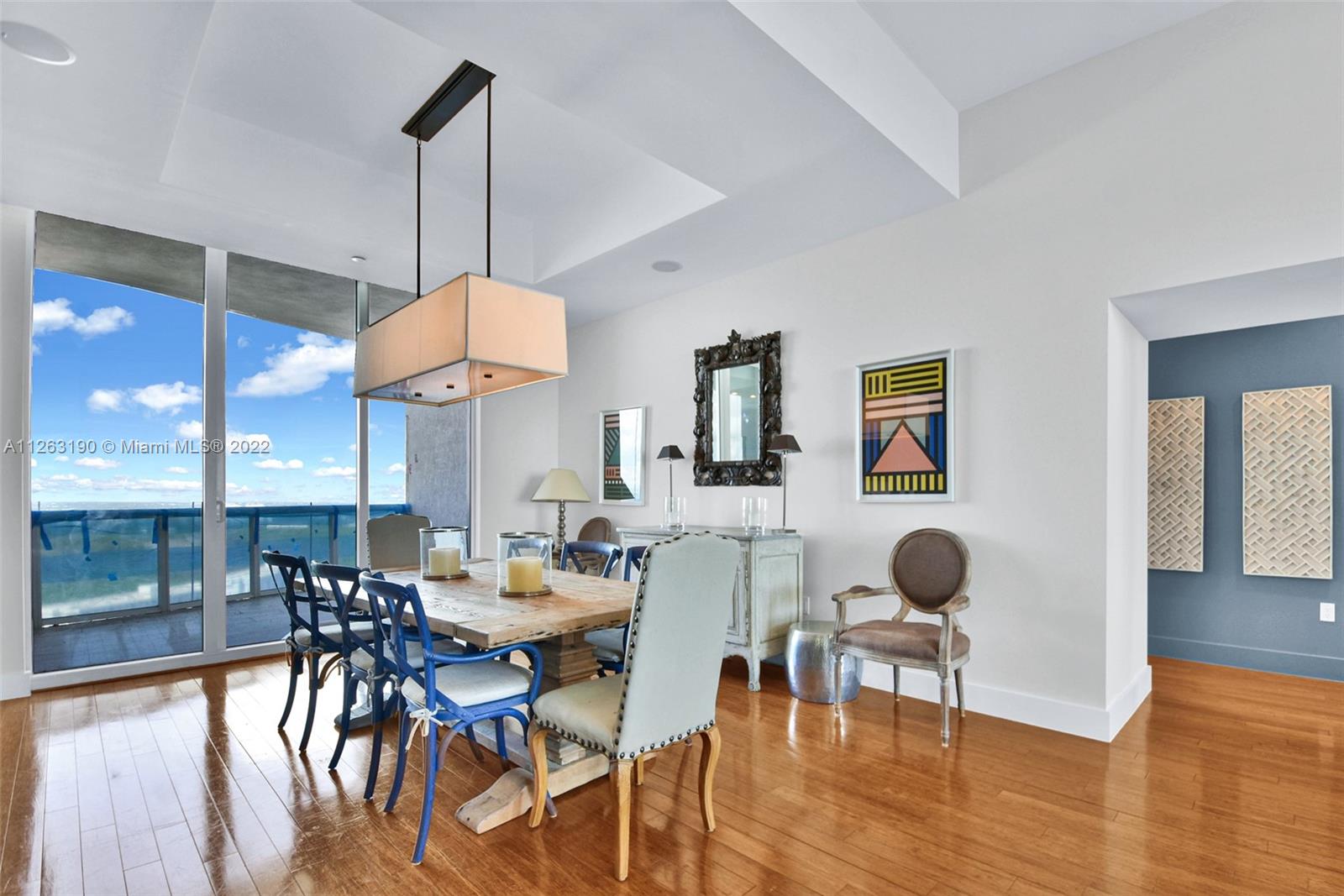 See details 3504 3 / 4 2327 sq. ft. $ 2022-12-17 0 Photo