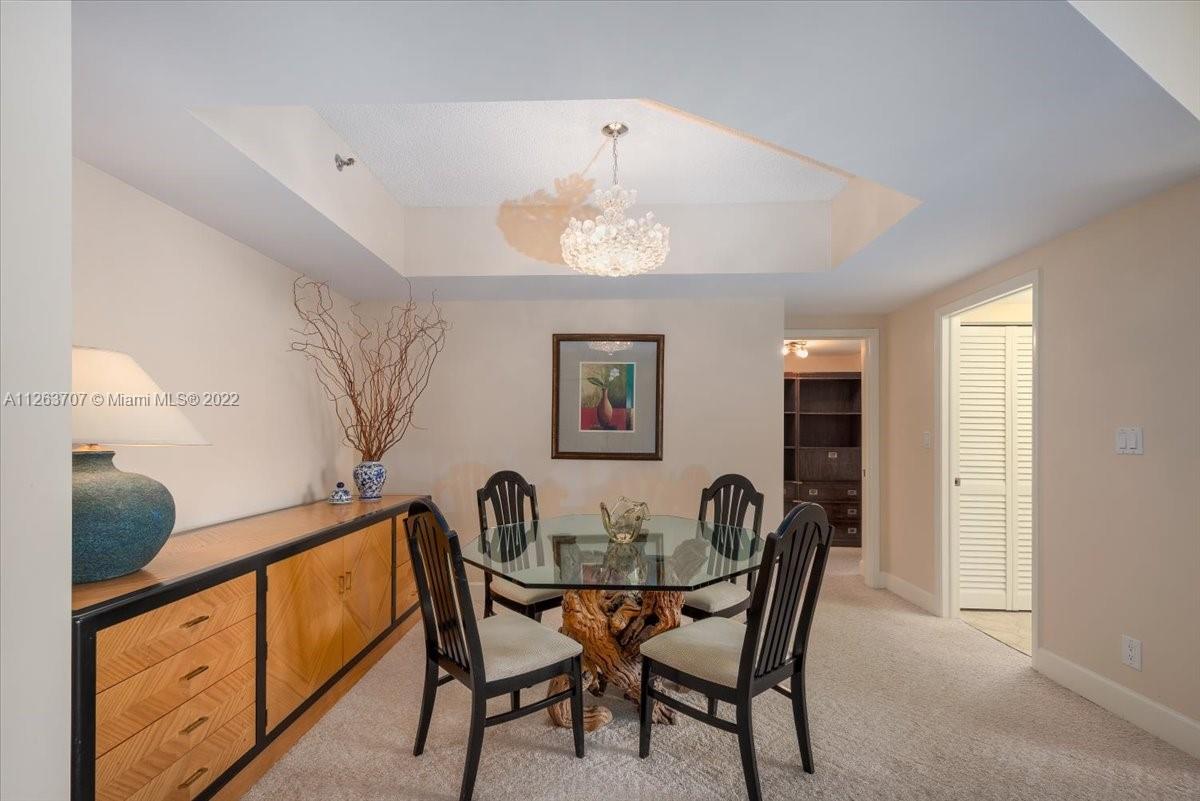 Photo of 20281 Country Club Dr #1703, Aventura, Florida, 33180 - Dining area
