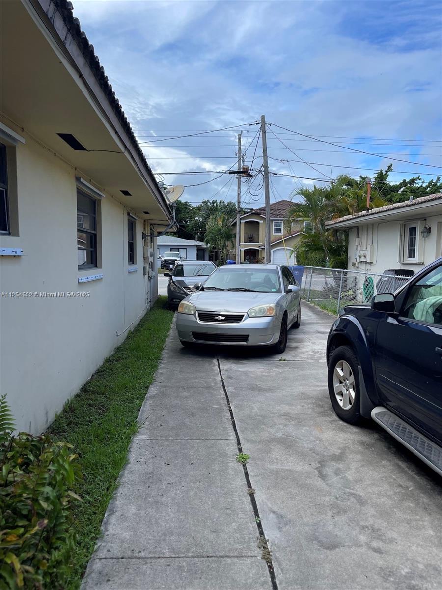 See details / 3104 sq. ft. $ 2022-09-22 0 Photo