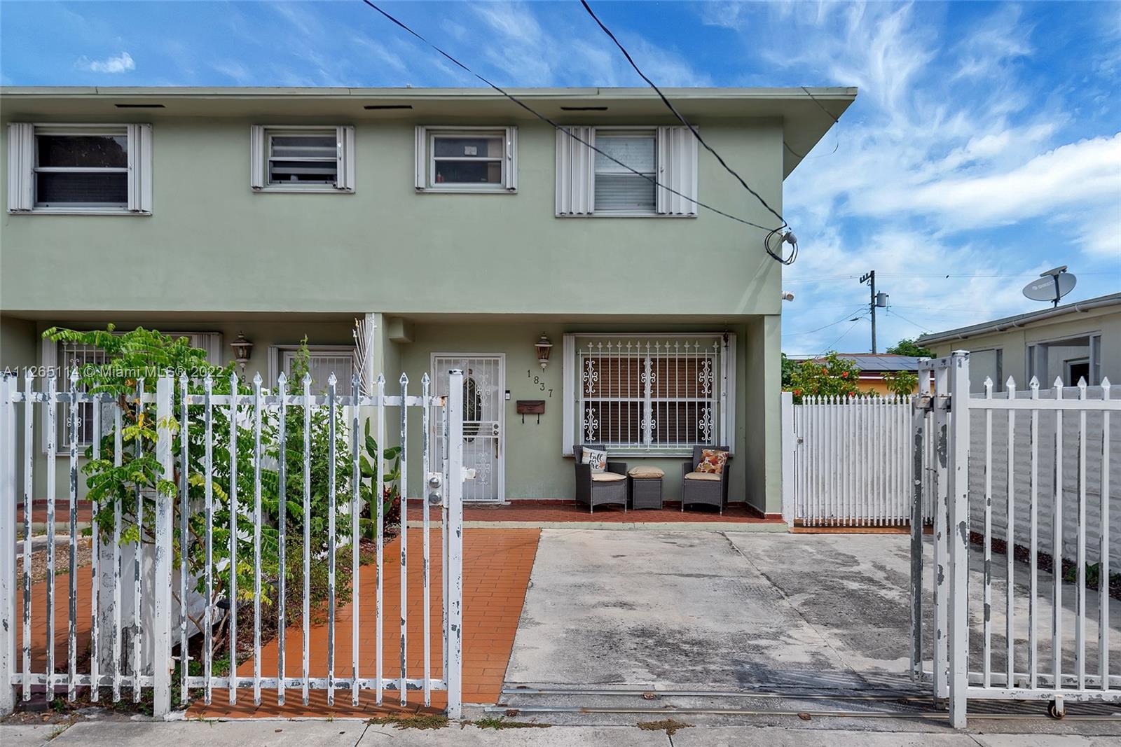 See details / 2516 sq. ft. $ 2022-08-29 0 Photo