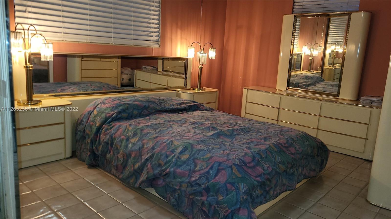 See details / 2340 sq. ft. $ 2023-01-16 0 Photo
