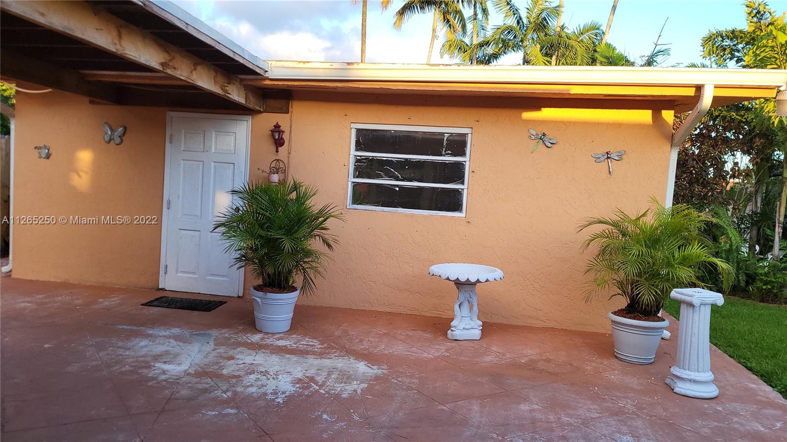 See details / 2340 sq. ft. $ 2023-01-16 0 Photo