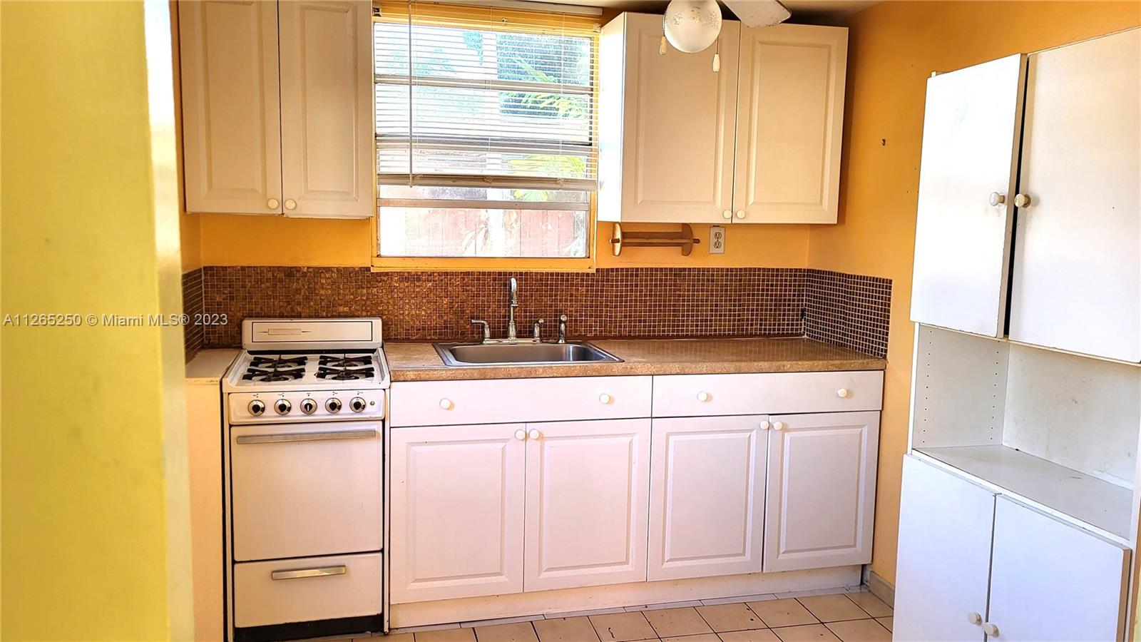 See details / 2340 sq. ft. $ 2023-01-16 0 Photo