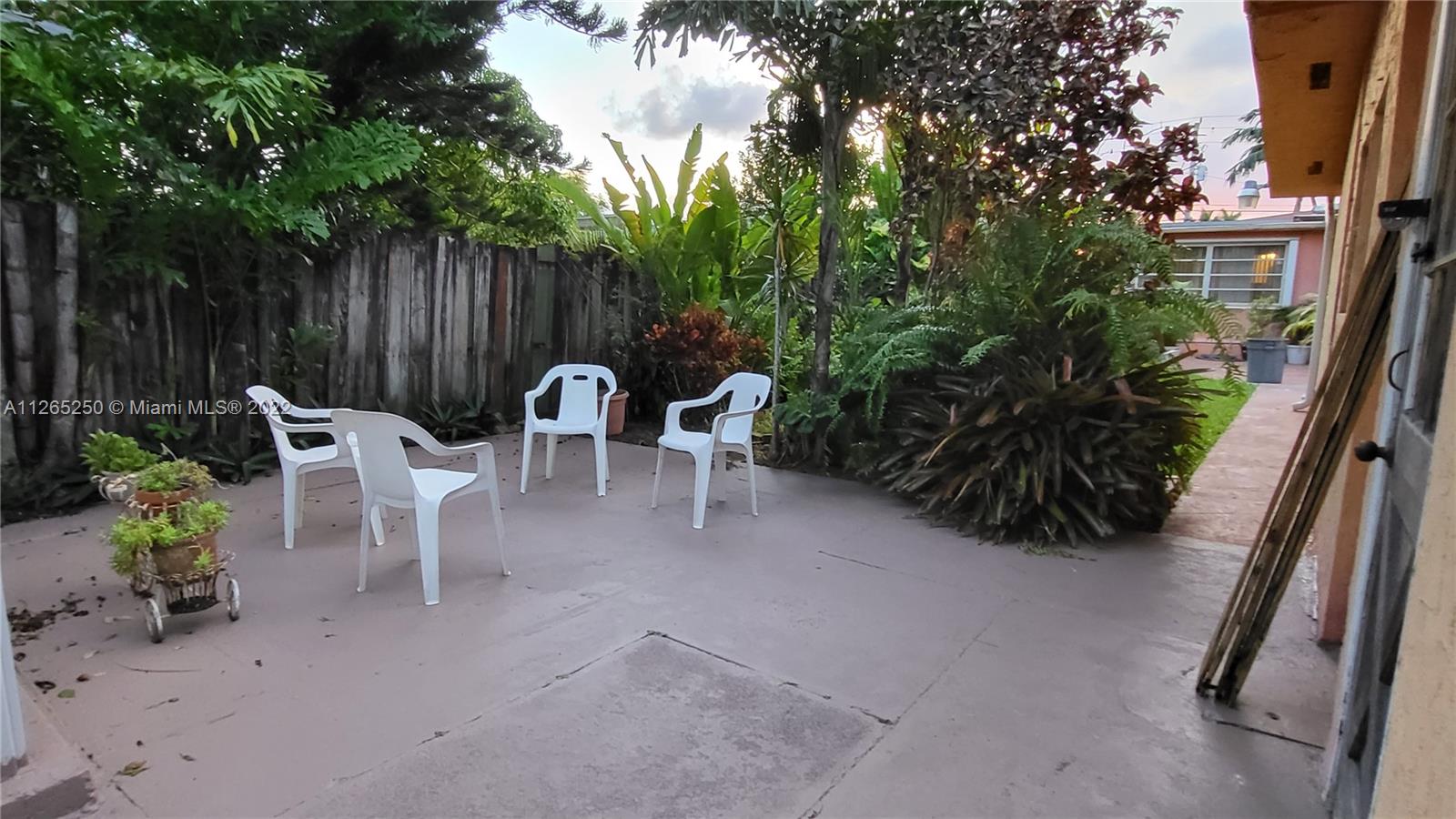 See details / 2340 sq. ft. $ 2023-01-16 0 Photo