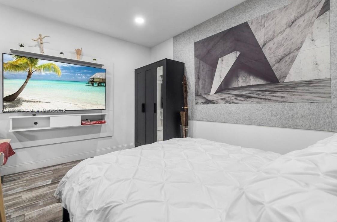 See details / 2346 sq. ft. $ 2022-08-30 0 Photo