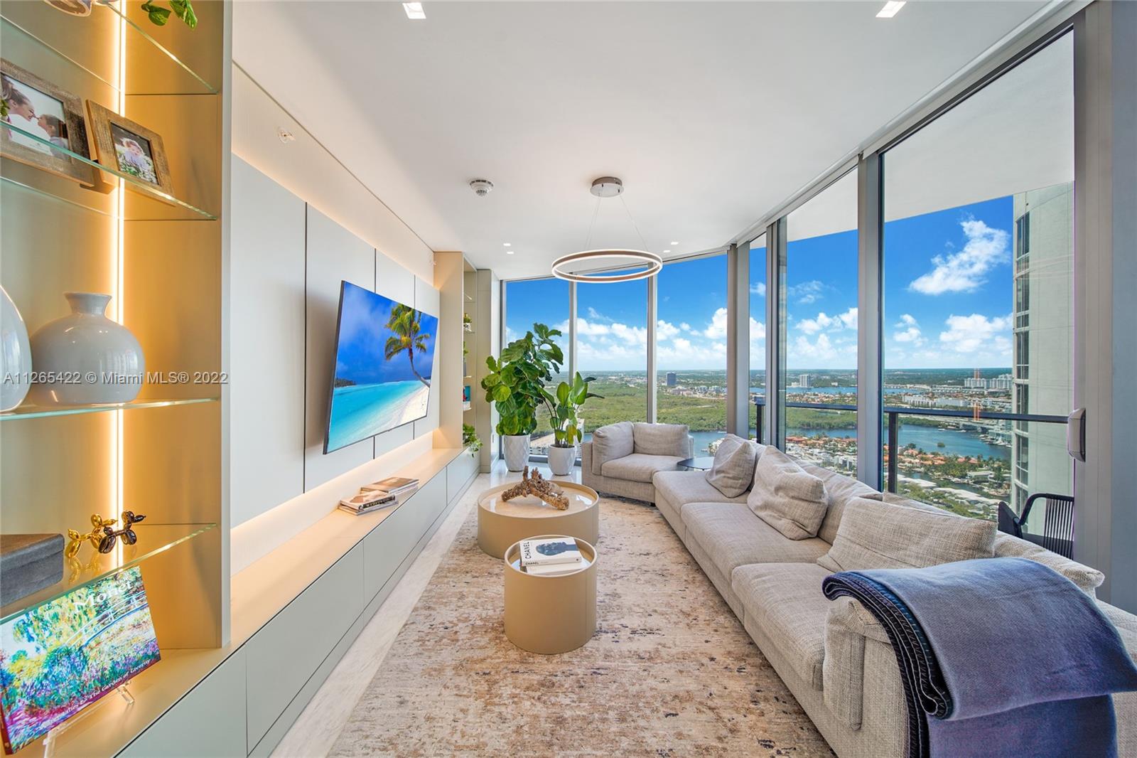 See details 4101 3 / 5 2688 sq. ft. $ 2022-08-30 0 Photo