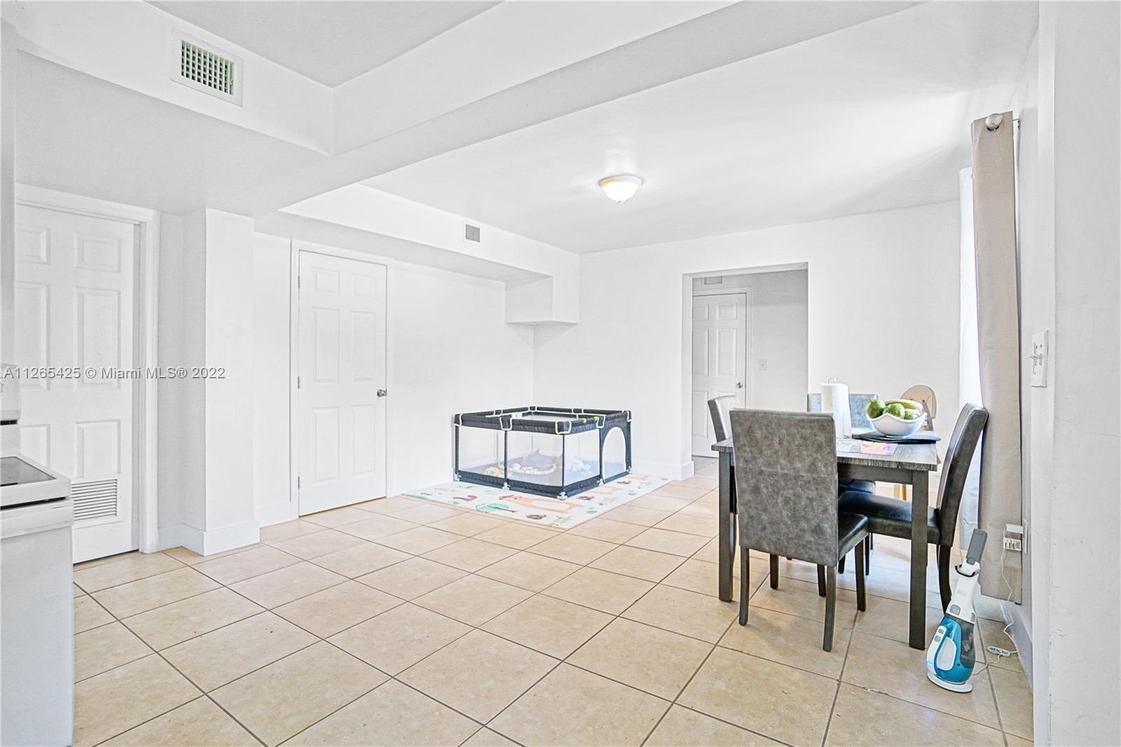 See details / 2816 sq. ft. $ 2022-10-23 0 Photo