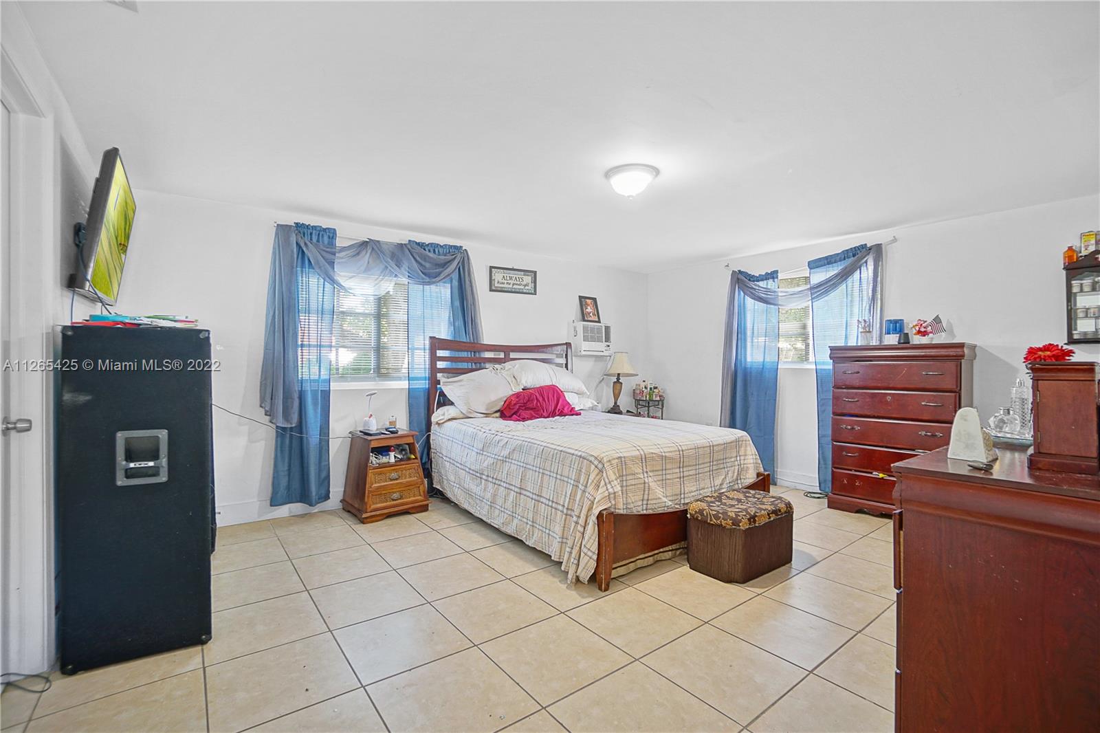 See details / 2816 sq. ft. $ 2022-10-23 0 Photo