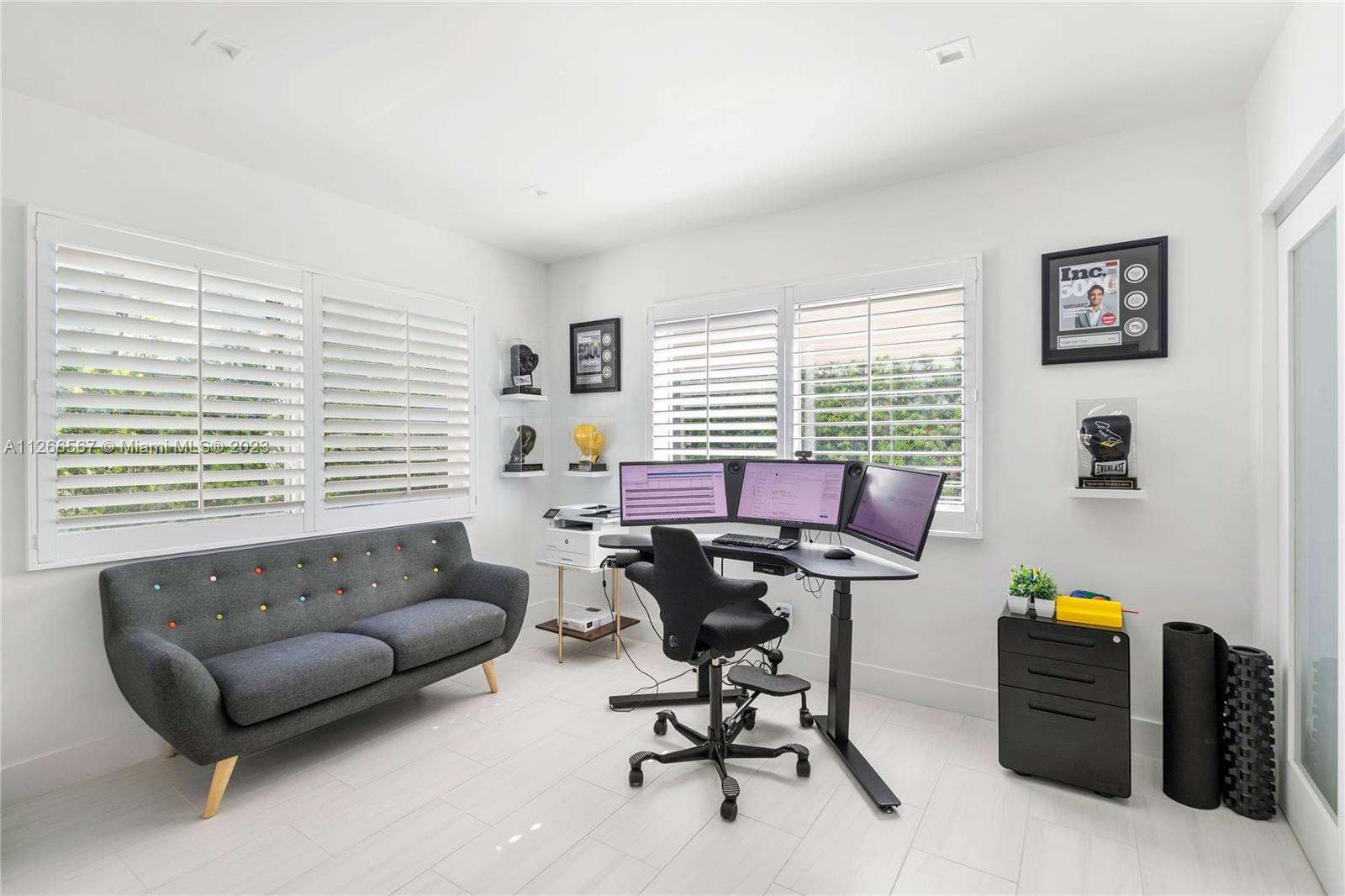 See details / 5200 sq. ft. $ 2023-01-10 0 Photo