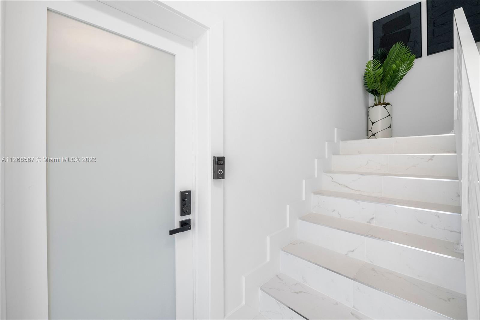 See details / 5200 sq. ft. $ 2023-01-10 0 Photo