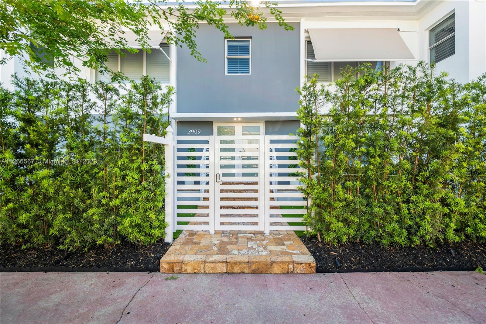 See details / 5200 sq. ft. $ 2023-01-10 0 Photo