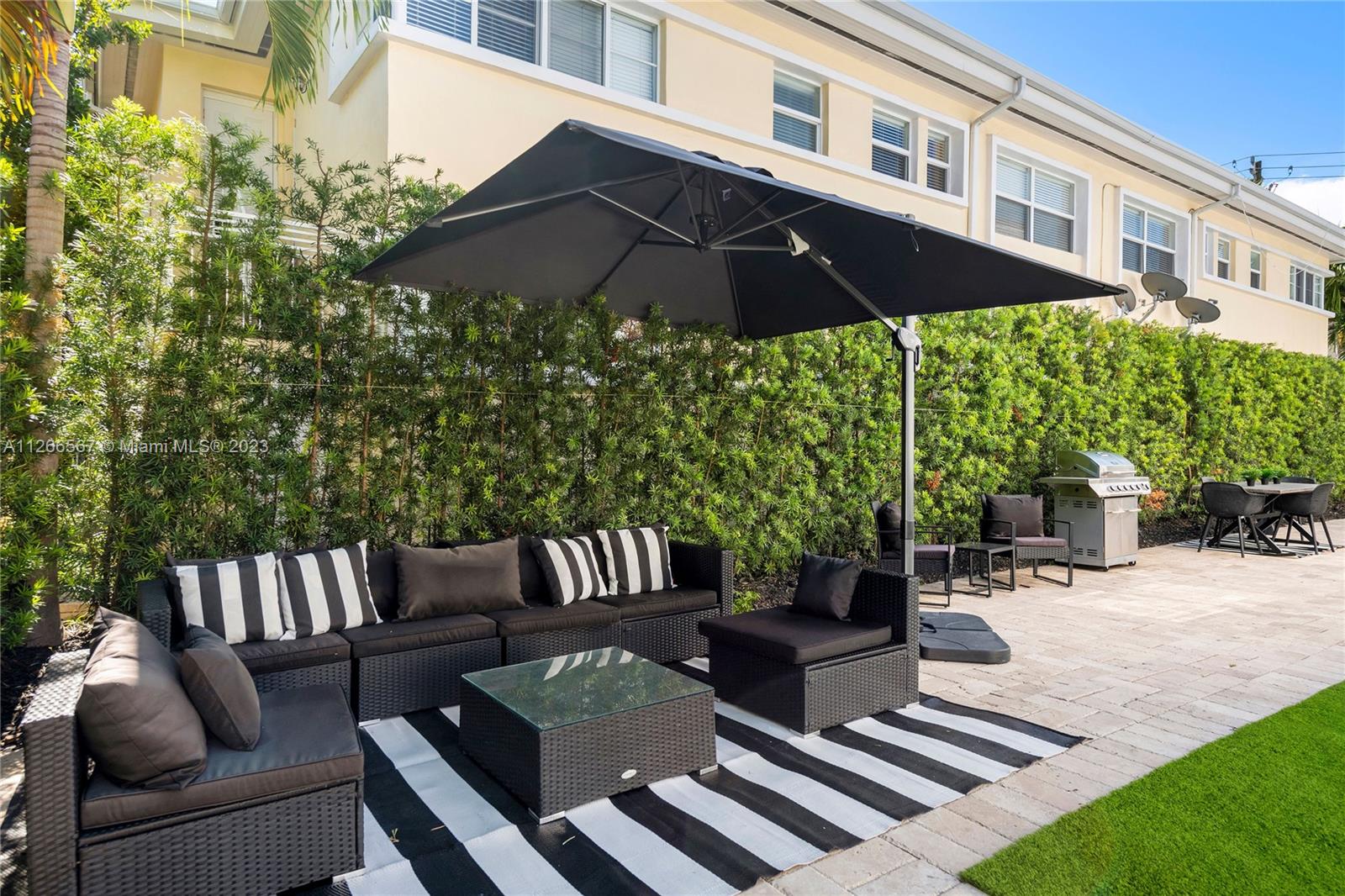See details / 5200 sq. ft. $ 2023-01-10 0 Photo