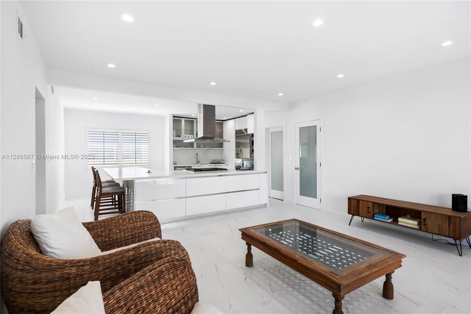 See details / 5200 sq. ft. $ 2023-01-10 0 Photo