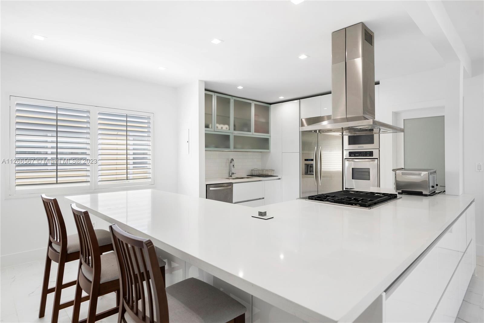 See details / 5200 sq. ft. $ 2023-01-10 0 Photo