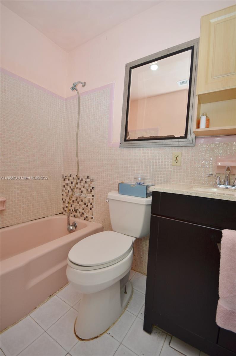See details / 1964 sq. ft. $ 2022-10-24 0 Photo