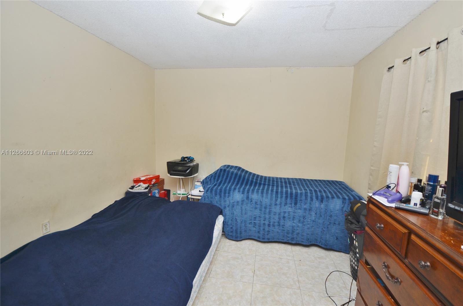 See details / 1964 sq. ft. $ 2022-10-24 0 Photo