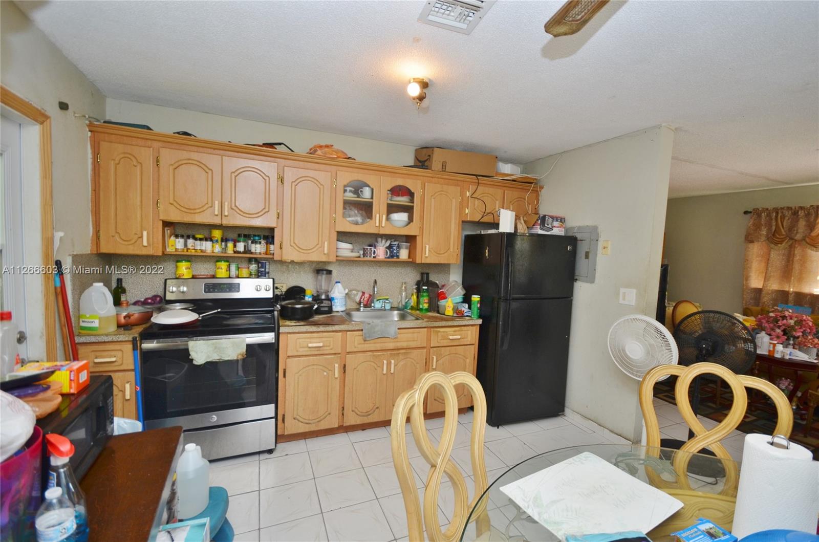 See details / 1964 sq. ft. $ 2022-10-24 0 Photo