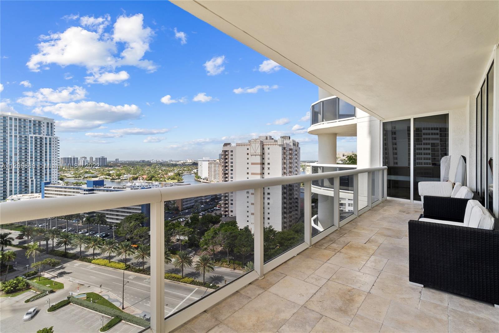 See details 1605 2 / 2 1782 sq. ft. $ 2022-09-01 0 Photo