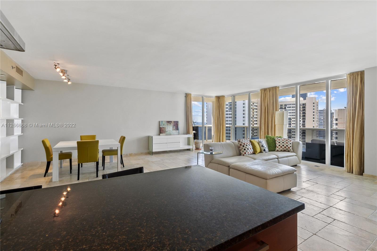 See details 1605 2 / 2 1782 sq. ft. $ 2022-09-01 0 Photo
