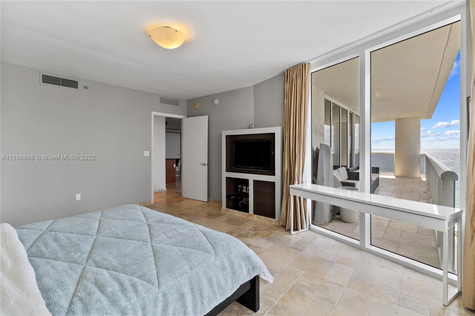 See details 1605 2 / 2 1782 sq. ft. $ 2022-09-01 0 Photo