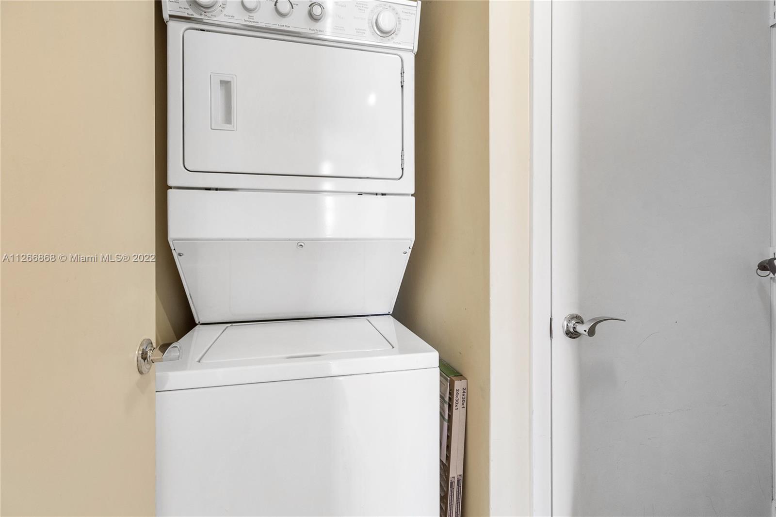 See details 1605 2 / 2 1782 sq. ft. $ 2022-09-01 0 Photo