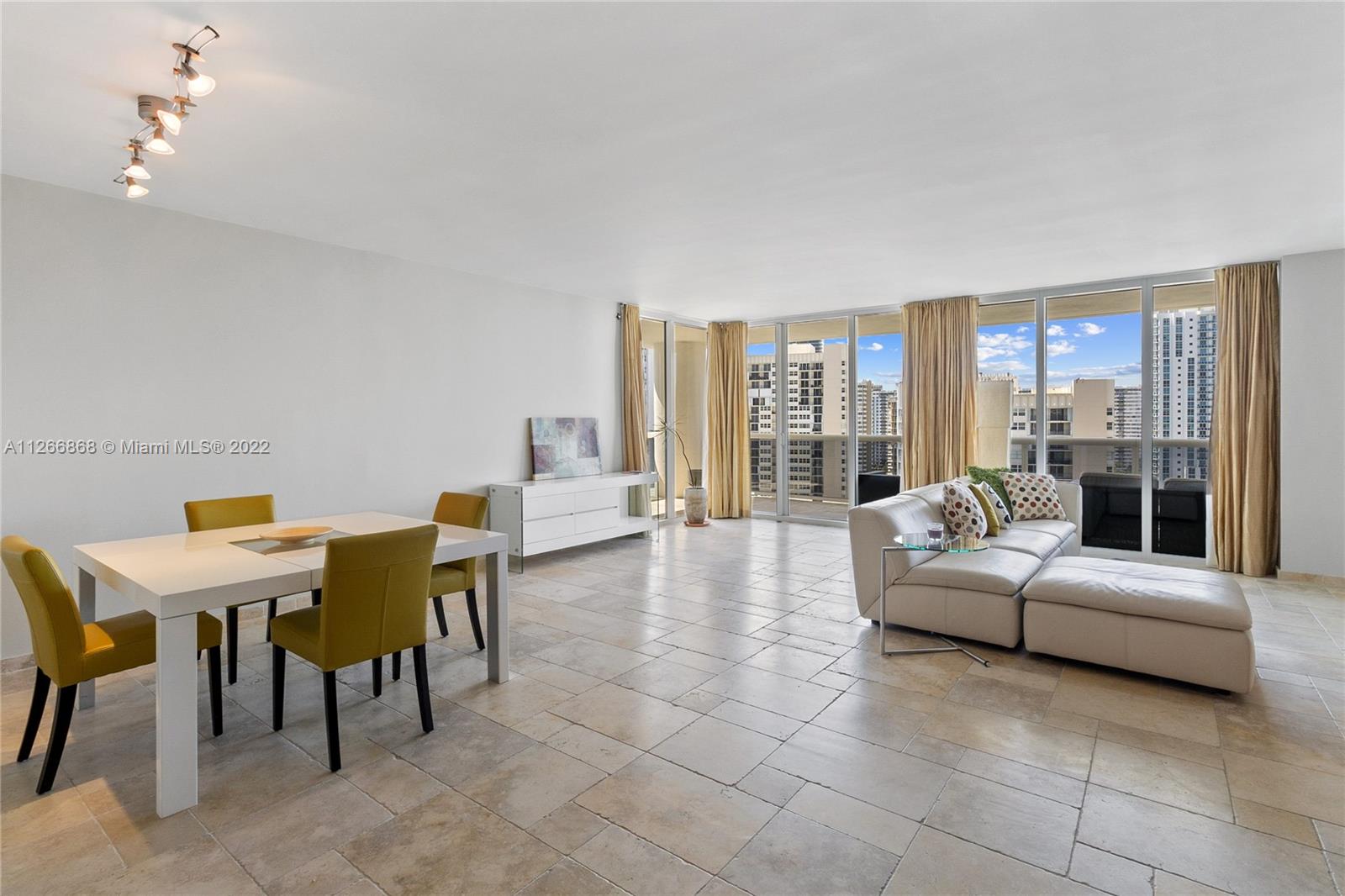 See details 1605 2 / 2 1782 sq. ft. $ 2022-09-01 0 Photo