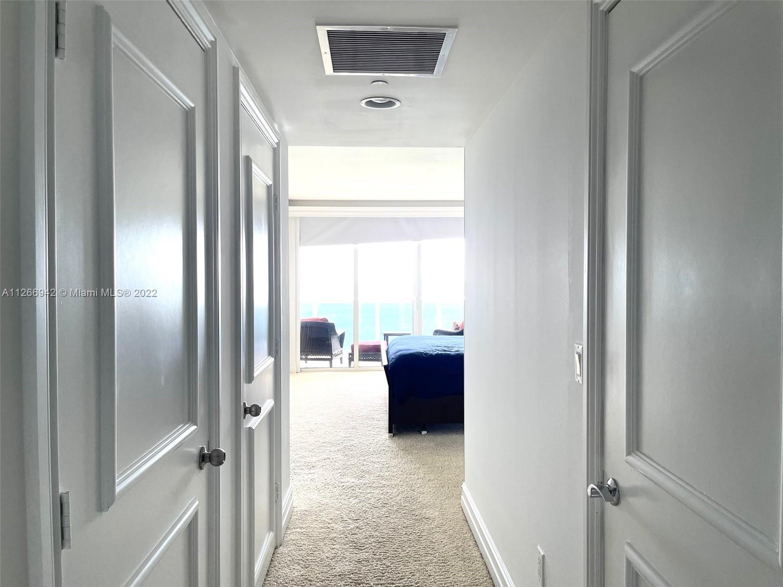Ver detalles 3103 3 / 3 1841 sq. ft. $ 2022-09-01 0 foto