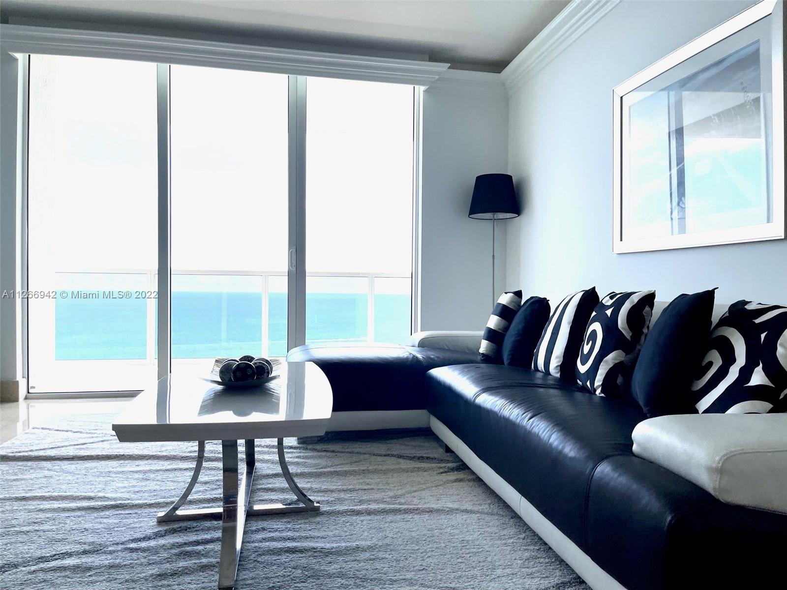 Ver detalles 3103 3 / 3 1841 sq. ft. $ 2022-09-01 0 foto