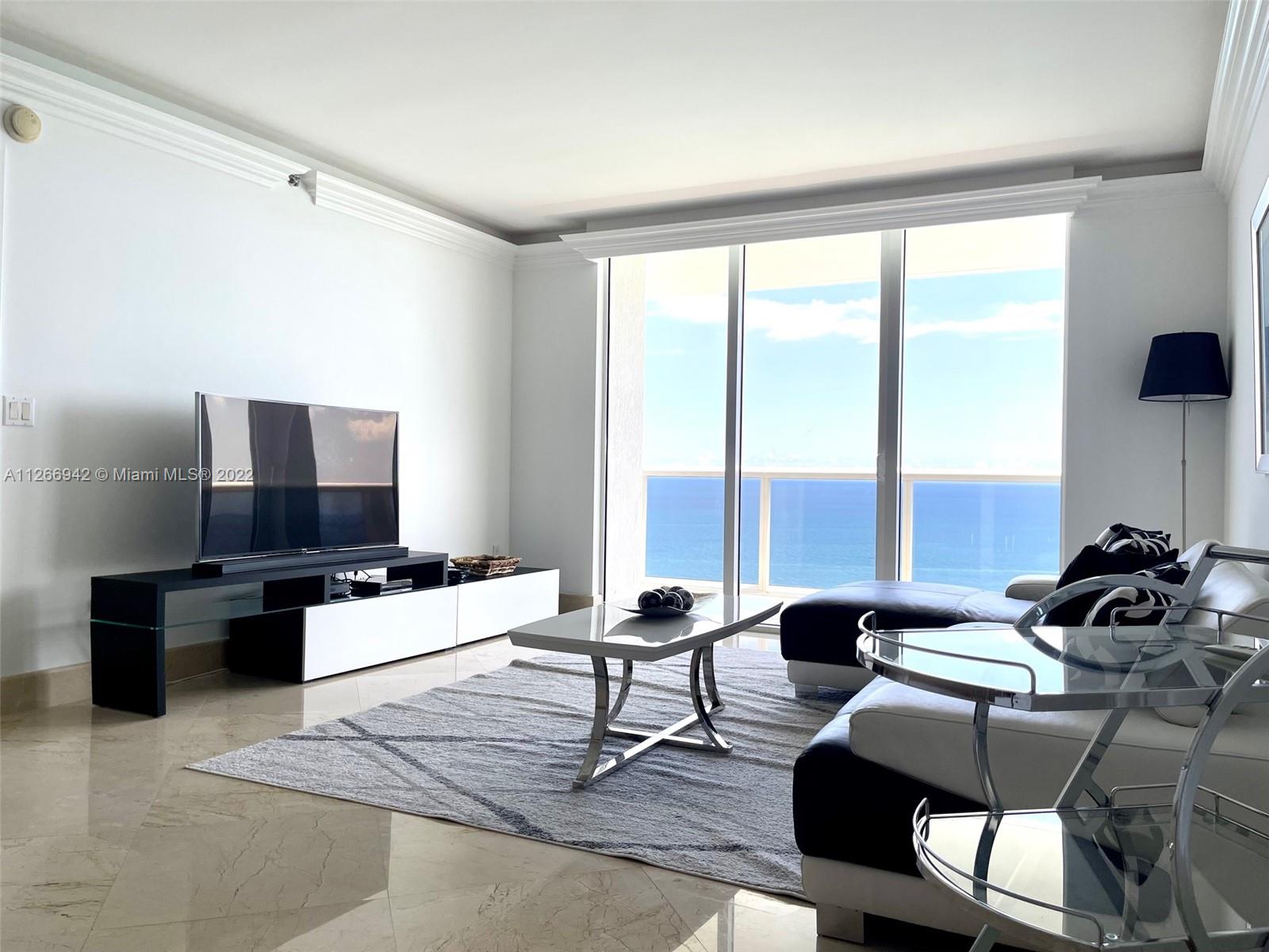 Ver detalles 3103 3 / 3 1841 sq. ft. $ 2022-09-01 0 foto