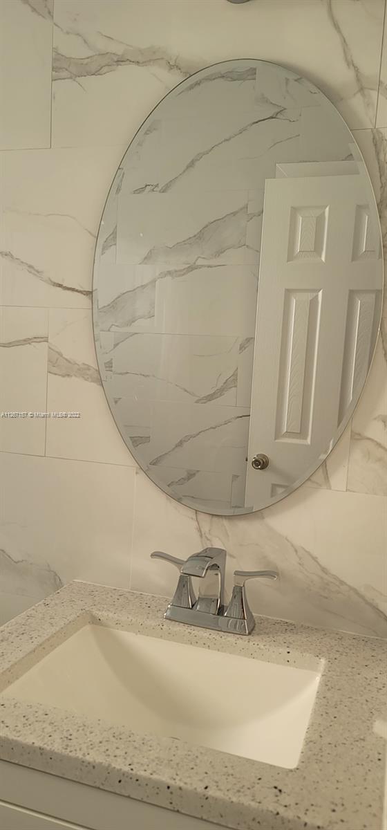 See details / 2094 sq. ft. $ 2022-10-15 0 Photo