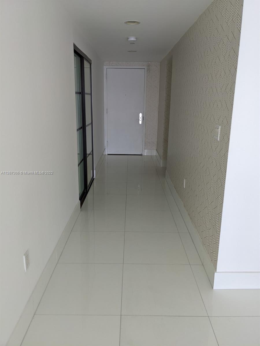 Ver detalles 2502 3 / 3 1841 sq. ft. $ 2022-09-12 0 foto