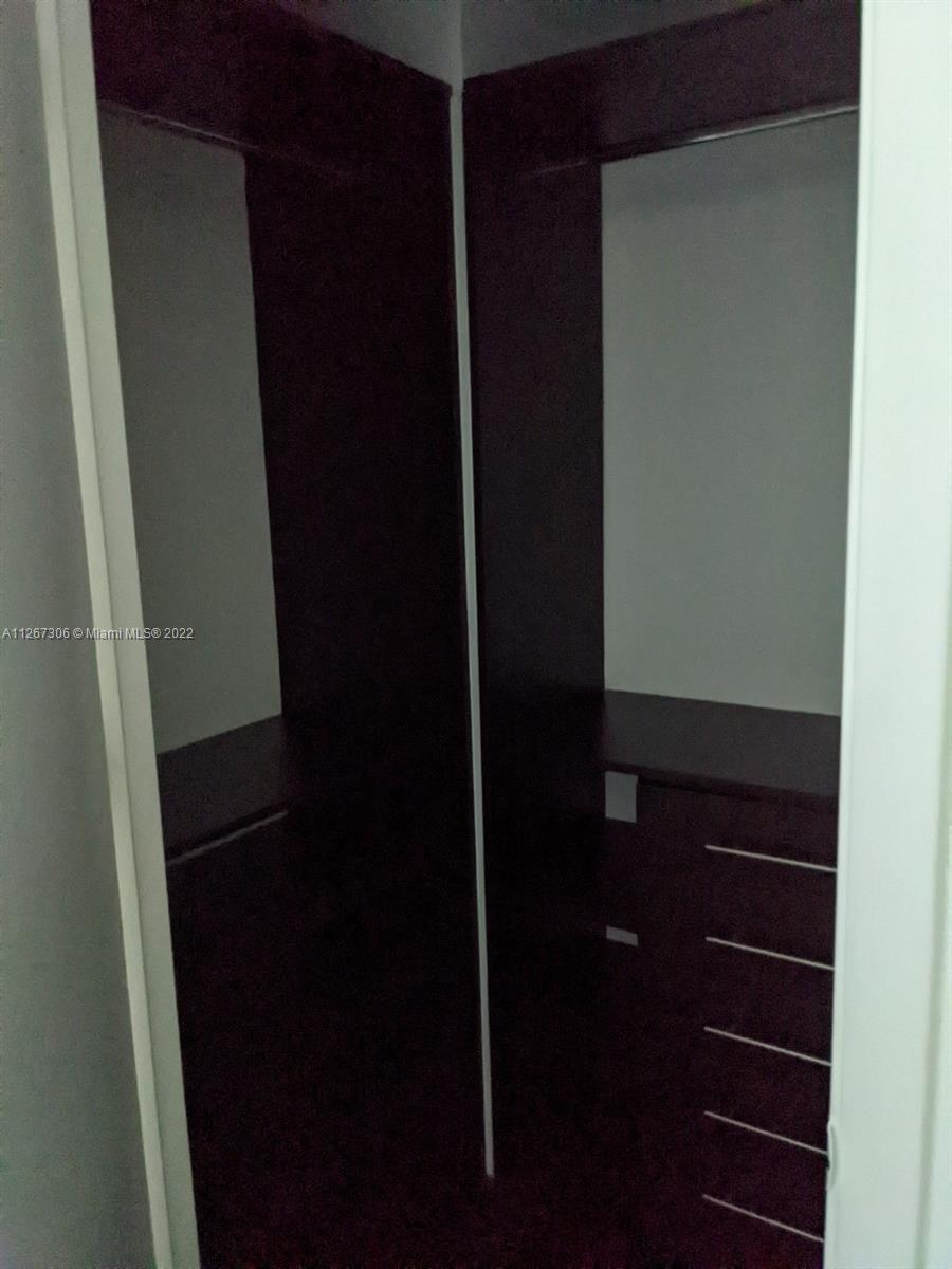 Ver detalles 2502 3 / 3 1841 sq. ft. $ 2022-09-12 0 foto