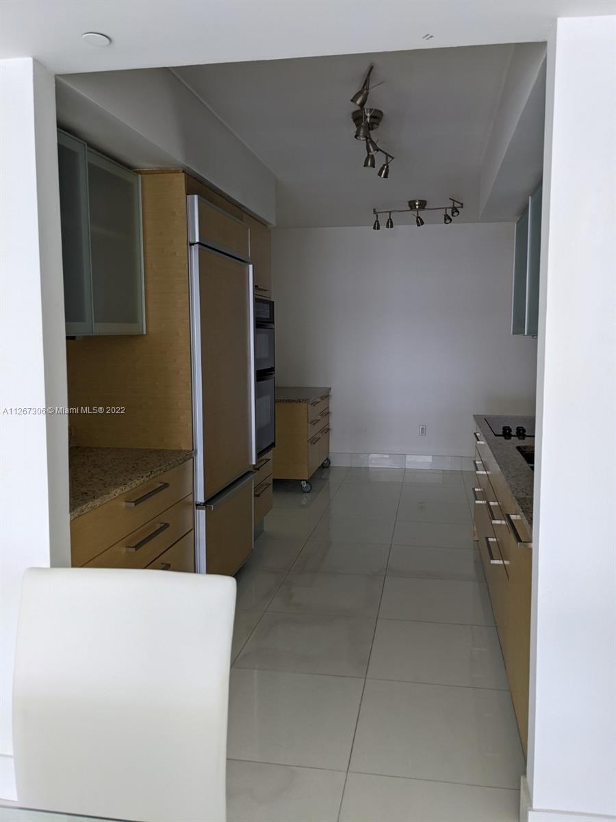 Ver detalles 2502 3 / 3 1841 sq. ft. $ 2022-09-12 0 foto