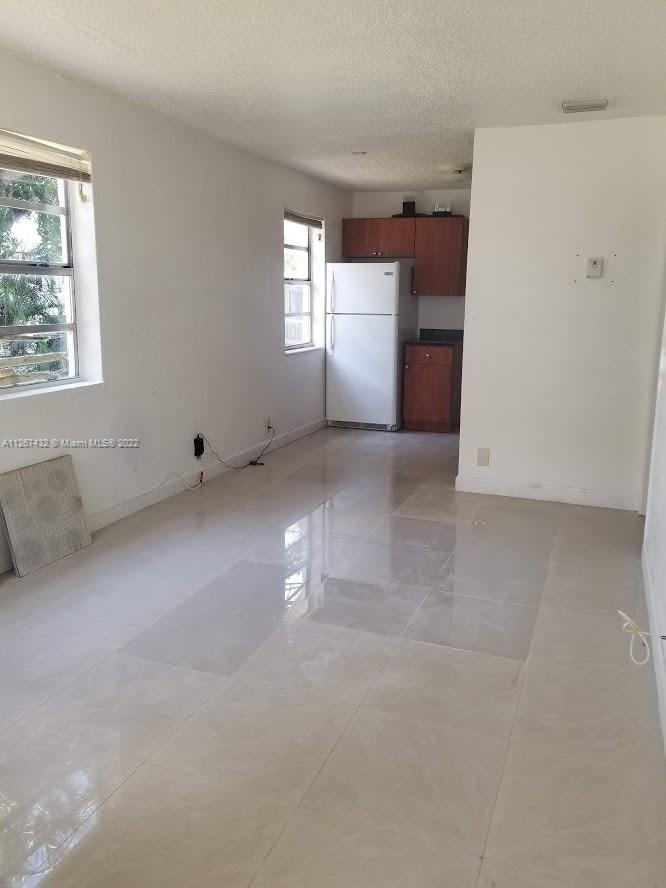 See details / 972 sq. ft. $ 2023-01-17 0 Photo